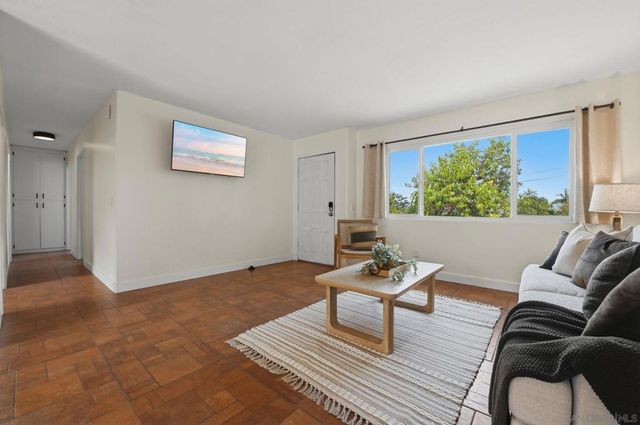 515 Ross Dr, Escondido, CA 92029