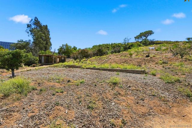 515 Ross Dr, Escondido, CA 92029