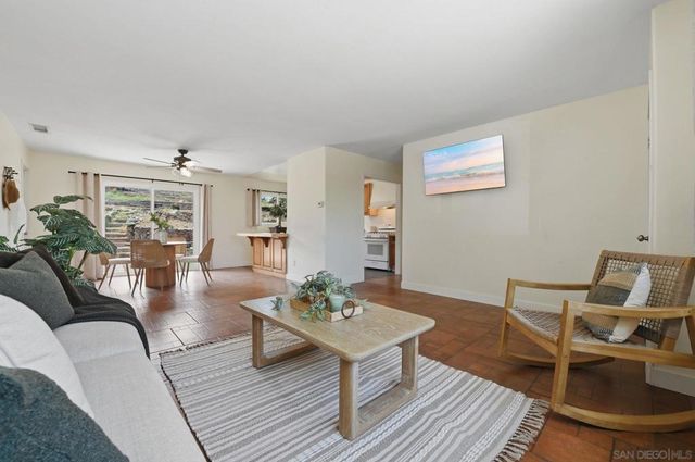 515 Ross Dr, Escondido, CA 92029