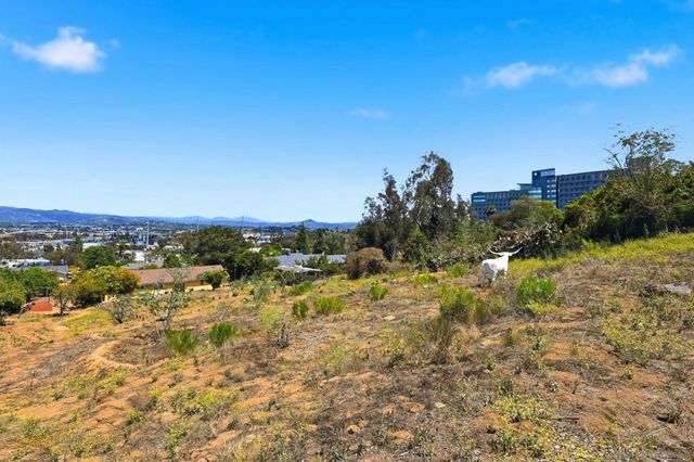 515 Ross Dr, Escondido, CA 92029