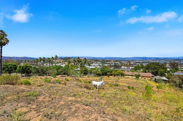 515 Ross Dr, Escondido, CA 92029