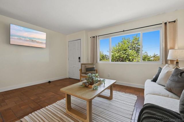 515 Ross Dr, Escondido, CA 92029