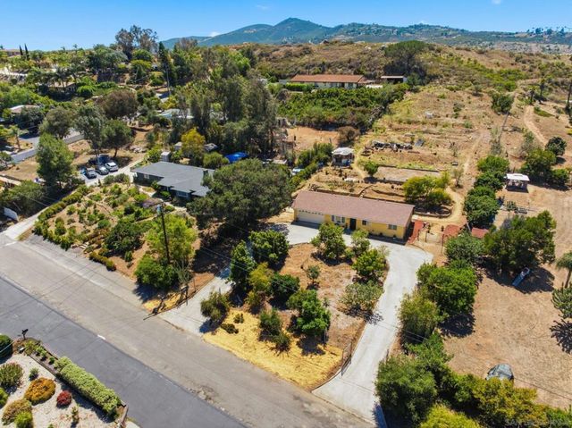 515 Ross Dr, Escondido, CA 92029