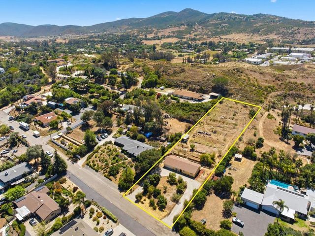 515 Ross Dr, Escondido, CA 92029
