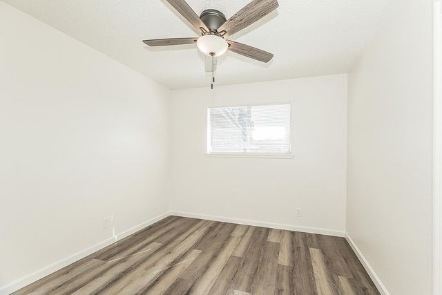 916 W Holland Avenue, Clovis, CA 93612