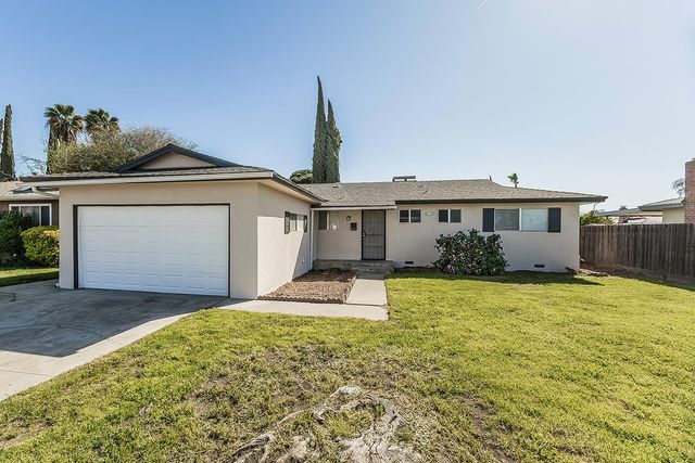 916 W Holland Avenue, Clovis, CA 93612