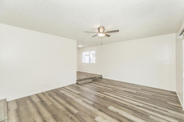 916 W Holland Avenue, Clovis, CA 93612