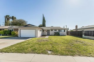 916 W Holland Avenue, Clovis, CA 93612