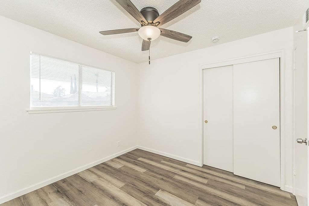 Image 24 of property listing at 916 W Holland Avenue, Clovis, CA 93612