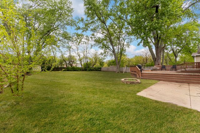 9 Sycamore Drive, Naperville, IL 60540