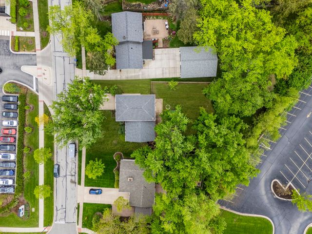 9 Sycamore Drive, Naperville, IL 60540