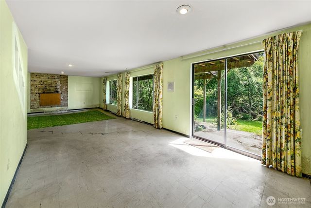 7070 94th Avenue SE, Mercer Island, WA 98040