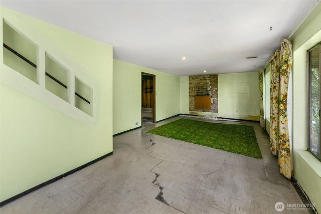 7070 94th Avenue SE, Mercer Island, WA 98040