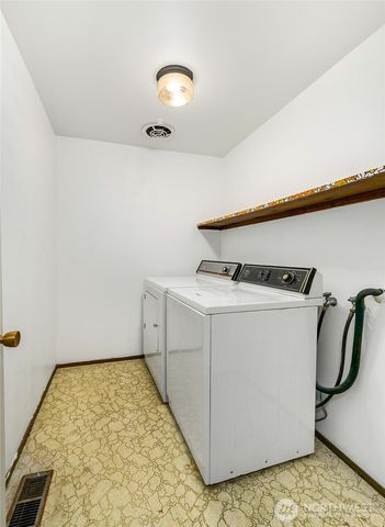 7070 94th Avenue SE, Mercer Island, WA 98040