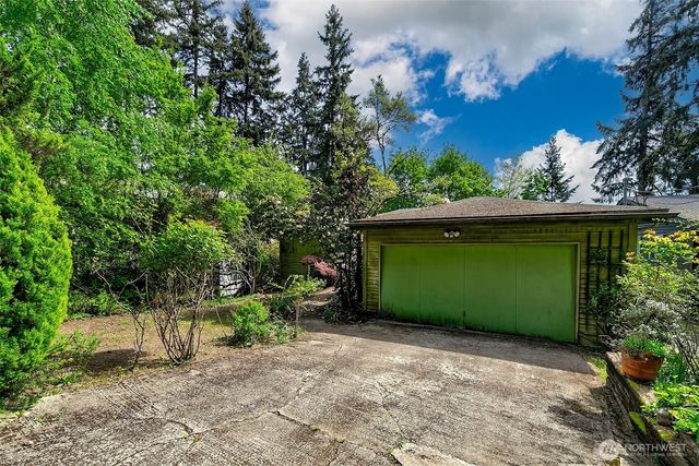 7070 94th Avenue SE, Mercer Island, WA 98040