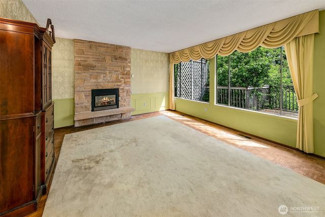 7070 94th Avenue SE, Mercer Island, WA 98040