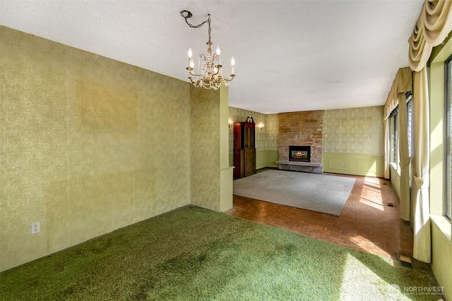 7070 94th Avenue SE, Mercer Island, WA 98040