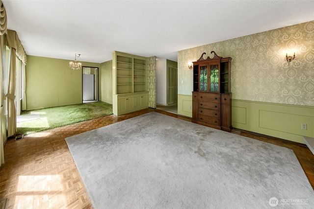 7070 94th Avenue SE, Mercer Island, WA 98040