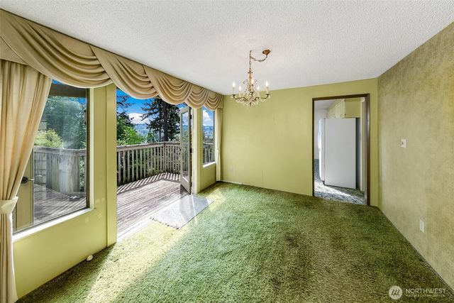 7070 94th Avenue SE, Mercer Island, WA 98040