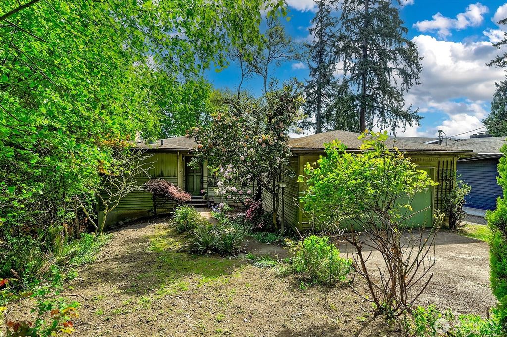 7070 94th Avenue SE, Mercer Island, WA 98040