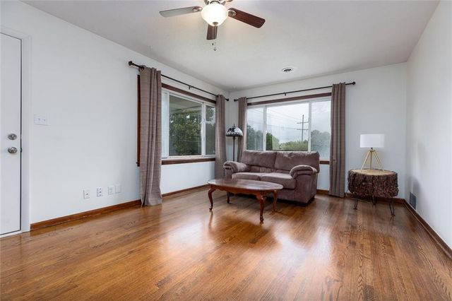 1405 NE 72 Street, Gladstone, MO 64118