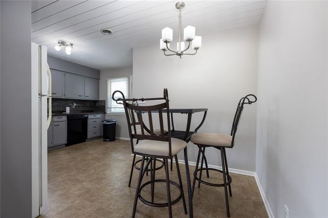 1405 NE 72 Street, Gladstone, MO 64118