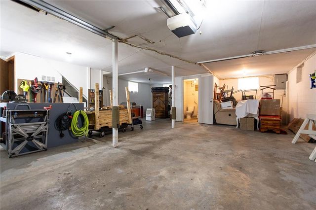 1405 NE 72 Street, Gladstone, MO 64118