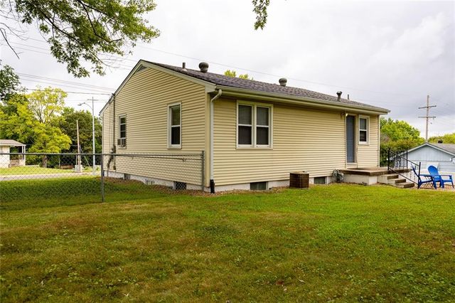 1405 NE 72 Street, Gladstone, MO 64118