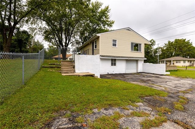 1405 NE 72 Street, Gladstone, MO 64118