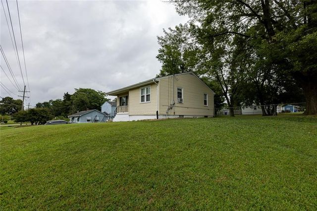 1405 NE 72 Street, Gladstone, MO 64118