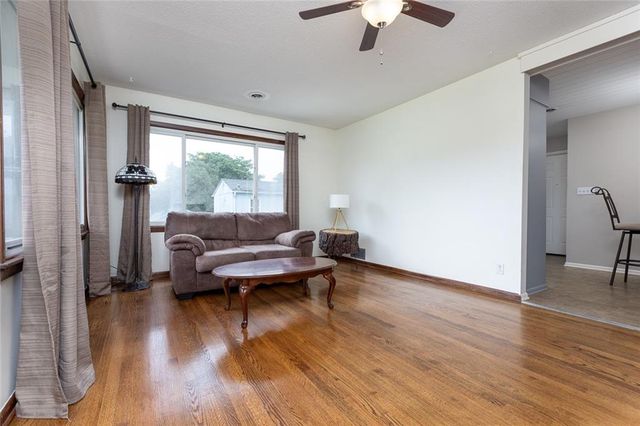 1405 NE 72 Street, Gladstone, MO 64118