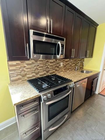 64-74 Saunders Street 4B, Rego Park, NY 11374