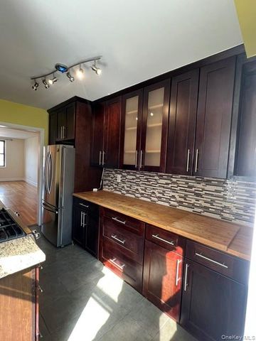 64-74 Saunders Street 4B, Rego Park, NY 11374