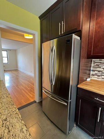 64-74 Saunders Street 4B, Rego Park, NY 11374