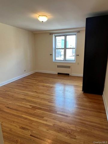 64-74 Saunders Street 4B, Rego Park, NY 11374