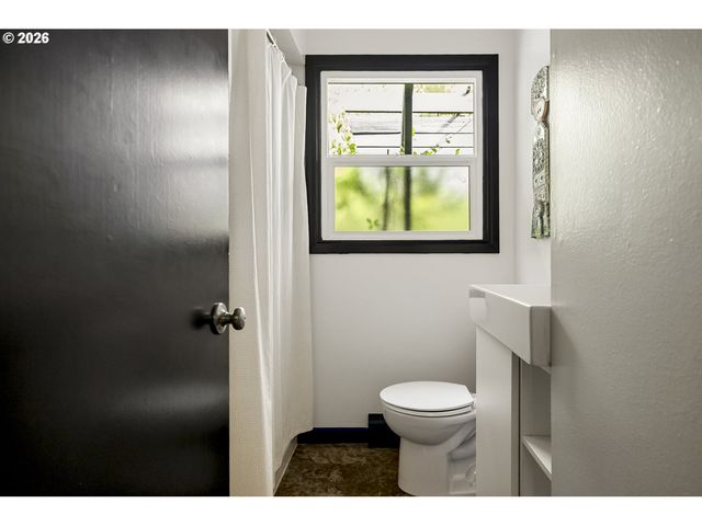 904 Ne 67TH Ave, Portland, OR 97213