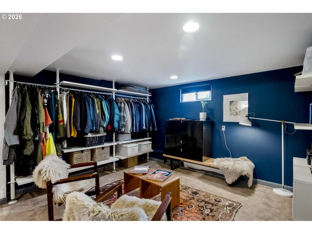 904 Ne 67TH Ave, Portland, OR 97213