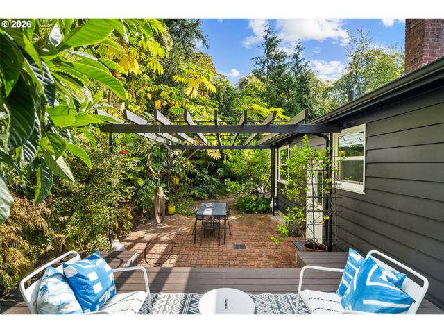 904 Ne 67TH Ave, Portland, OR 97213