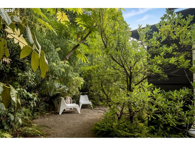 904 Ne 67TH Ave, Portland, OR 97213