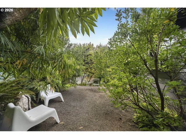 904 Ne 67TH Ave, Portland, OR 97213