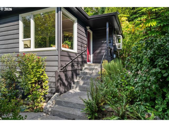 904 Ne 67TH Ave, Portland, OR 97213