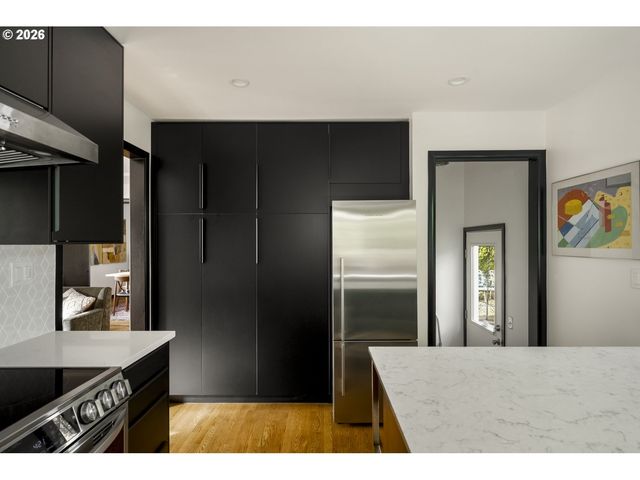904 Ne 67TH Ave, Portland, OR 97213