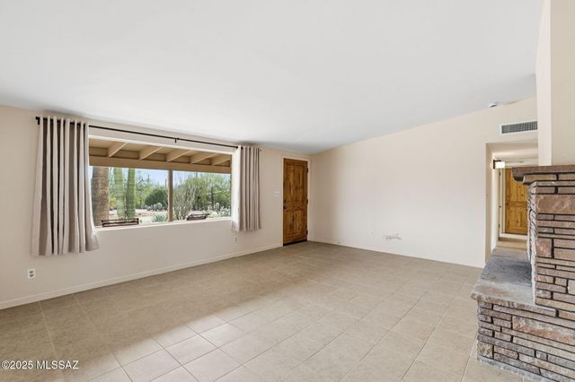 3205 N View Crest Drive, Tucson, AZ 85745