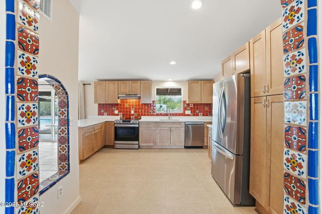 3205 N View Crest Drive, Tucson, AZ 85745