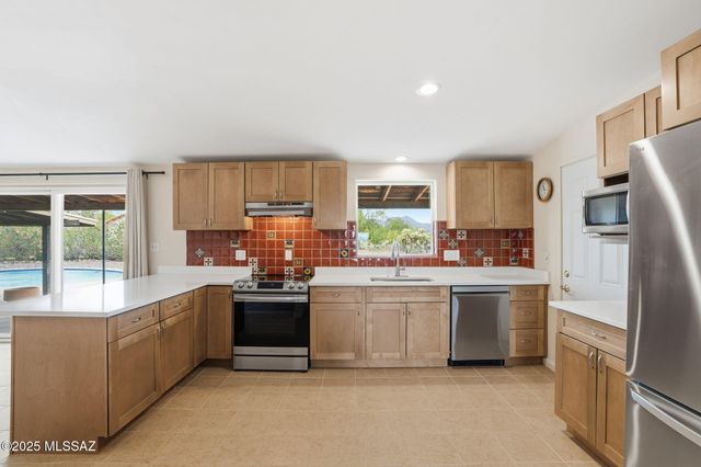 3205 N View Crest Drive, Tucson, AZ 85745