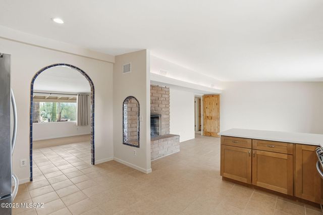 3205 N View Crest Drive, Tucson, AZ 85745