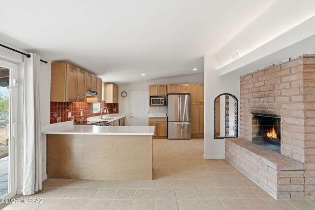 3205 N View Crest Drive, Tucson, AZ 85745