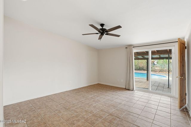 3205 N View Crest Drive, Tucson, AZ 85745