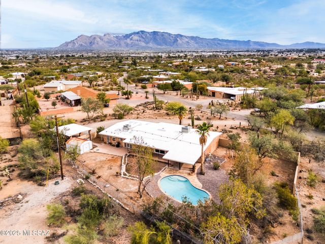 3205 N View Crest Drive, Tucson, AZ 85745
