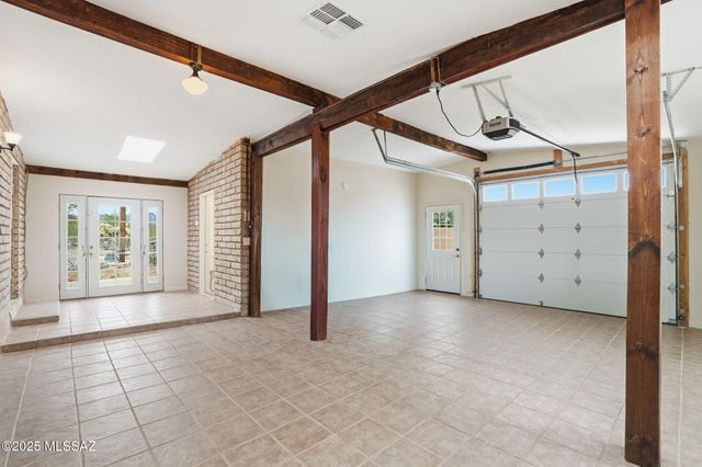 3205 N View Crest Drive, Tucson, AZ 85745